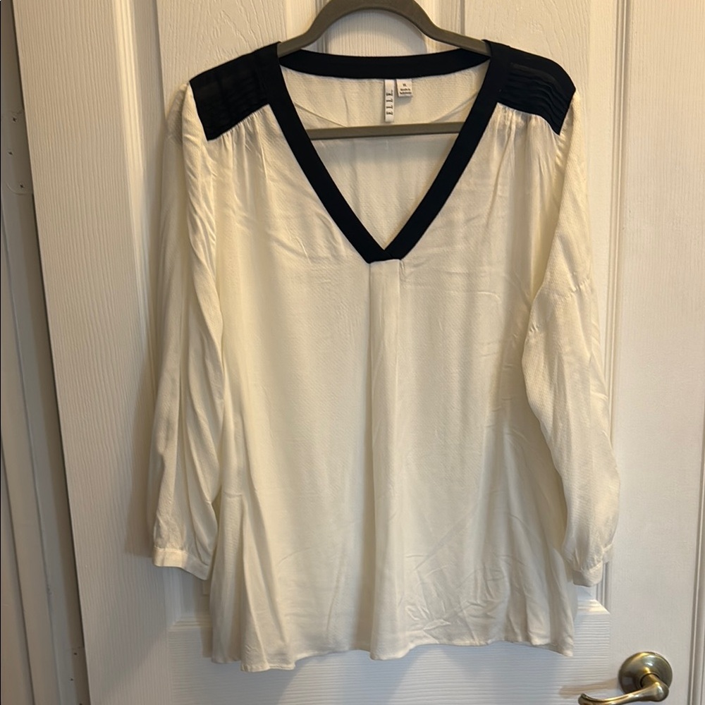 Elle Black and White 3/4 Sleeve Relaxed Blouse